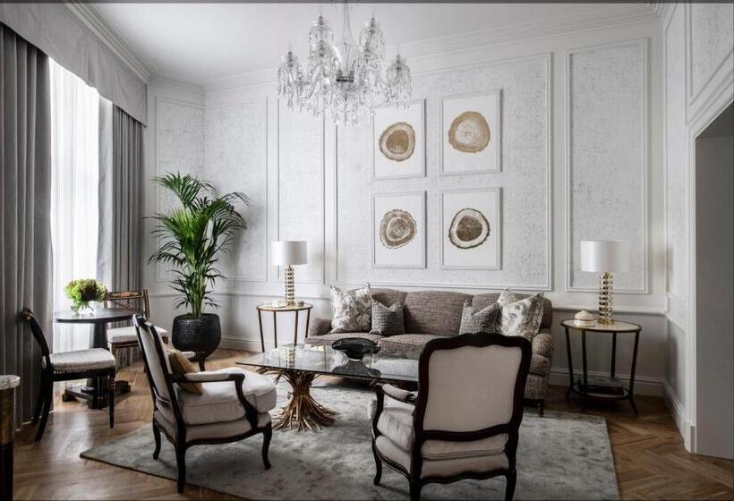 套房, The Kensington