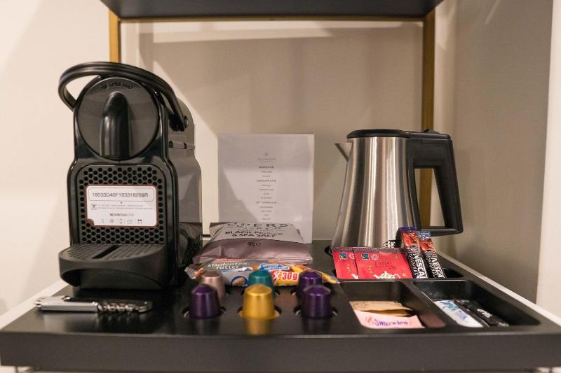 高级大房间, The Valley Of Rocks