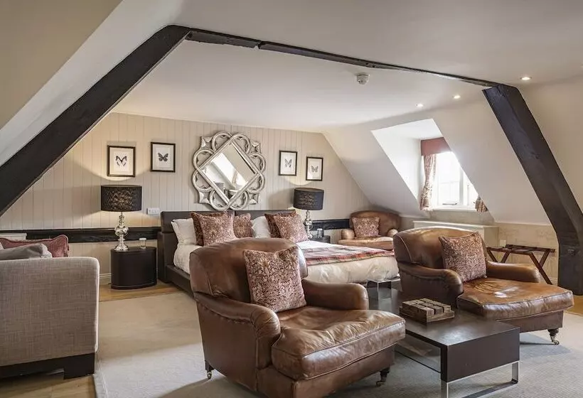 Deluxe-sviitti, The White Horse Hotel, Romsey, Hampshire   The Coaching Inn Group