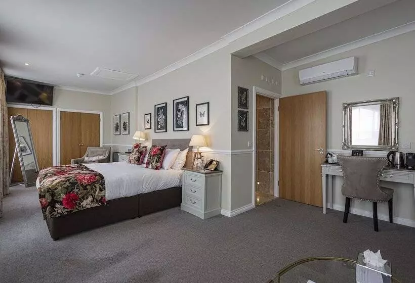 Deluxe-huone, The White Horse Hotel, Romsey, Hampshire   The Coaching Inn Group