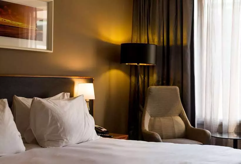 اتاق اجرایی با چشم‌انداز دریا, Radisson Blu Okoume Palace Hotel, Libreville