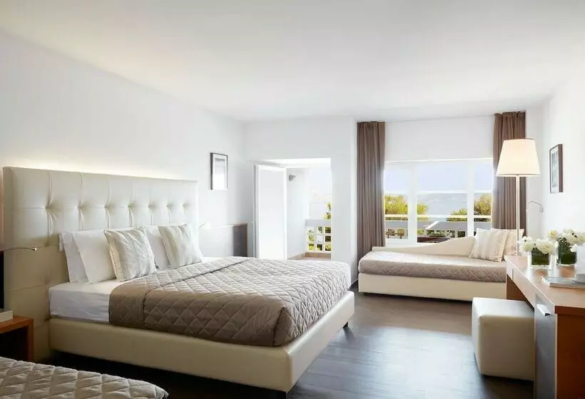 デラックスルーム, Hydra Beach Resort