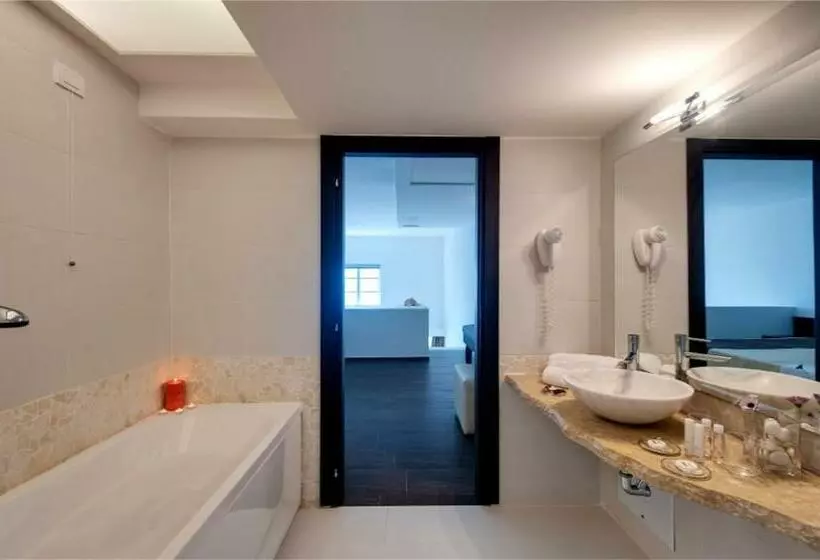 スイート, Hydra Beach Resort
