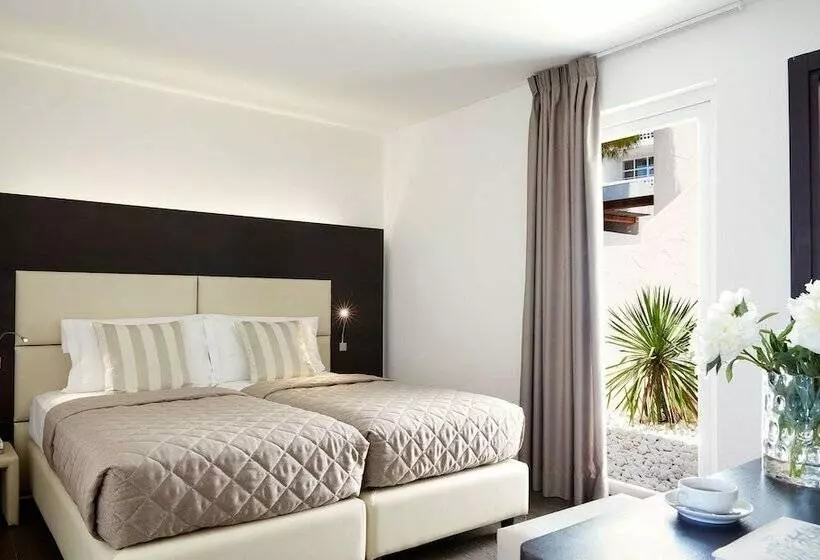 スイート, Hydra Beach Resort
