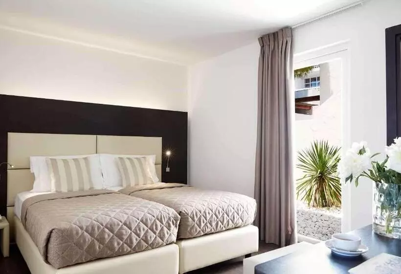 スイート, Hydra Beach Resort