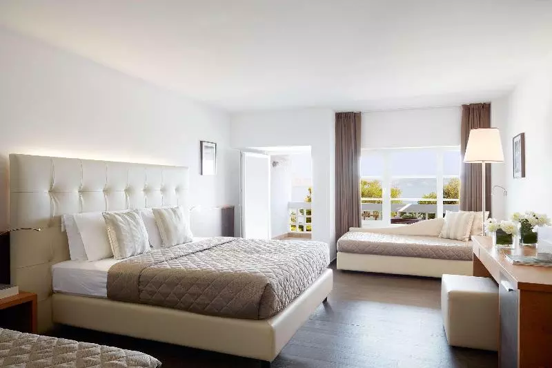 デラックスルーム, Hydra Beach Resort
