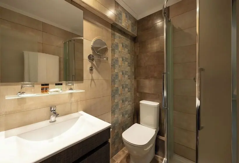 اتاق استاندارد با چشم‌انداز باغ, Canvas By Mitsis Messonghi