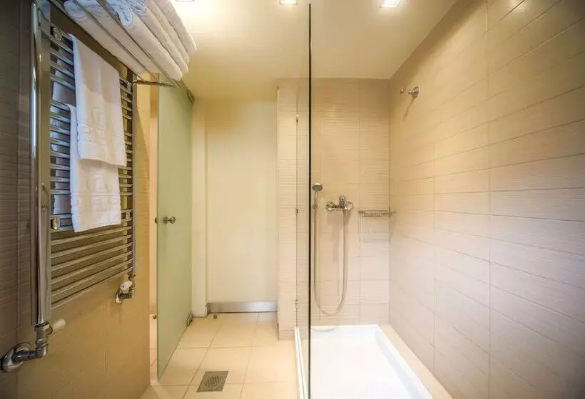 سوییت جونیور, Capsis Hotel Thessaloniki