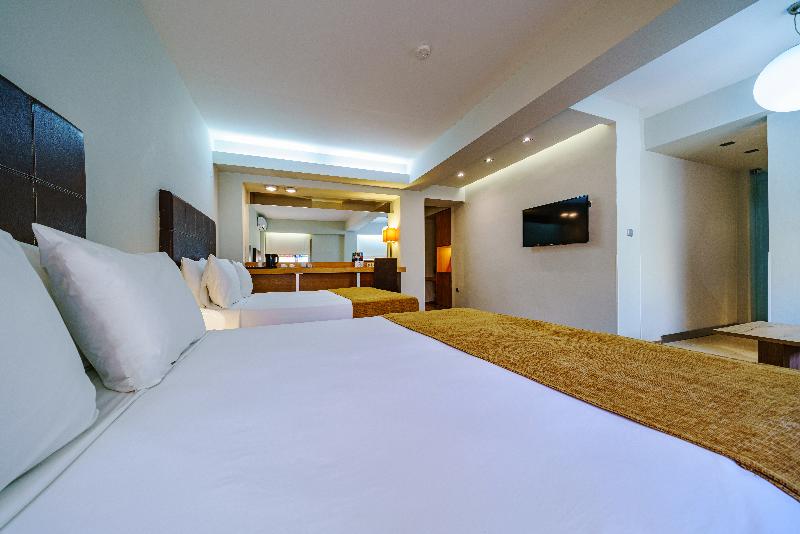 سوییت جونیور, Capsis Hotel Thessaloniki