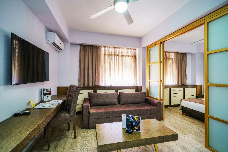 سوییت جونیور, Capsis Hotel Thessaloniki