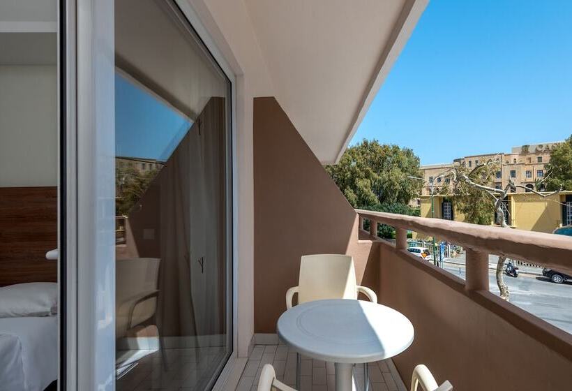 地上階のクラシックルーム, City Center