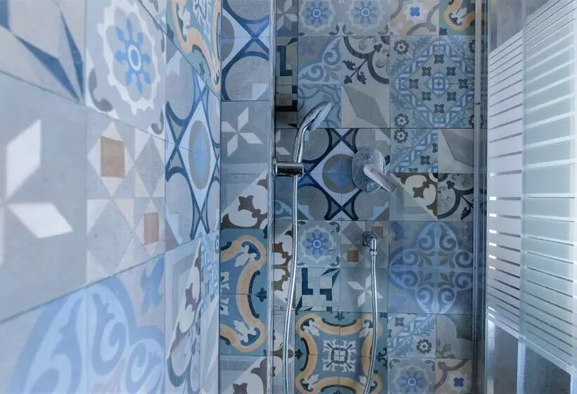 Chambre Supérieure, Congo Palace
