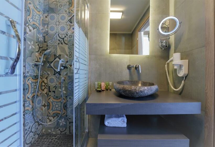 غرفة سوبيريور, Congo Palace