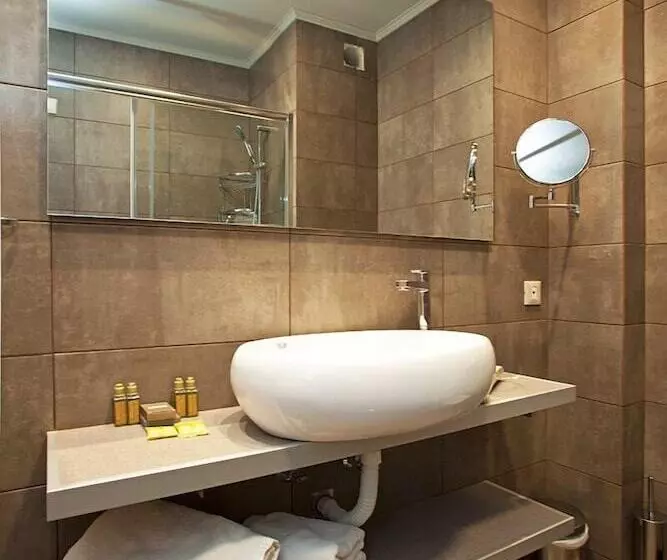 Chambre Executive, Congo Palace