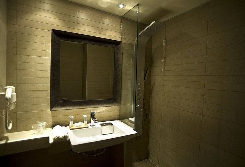 غرفة تنفيذية, Congo Palace