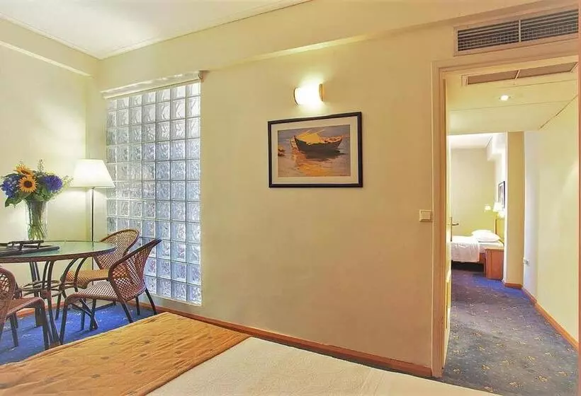 Chambre Familiale, Congo Palace