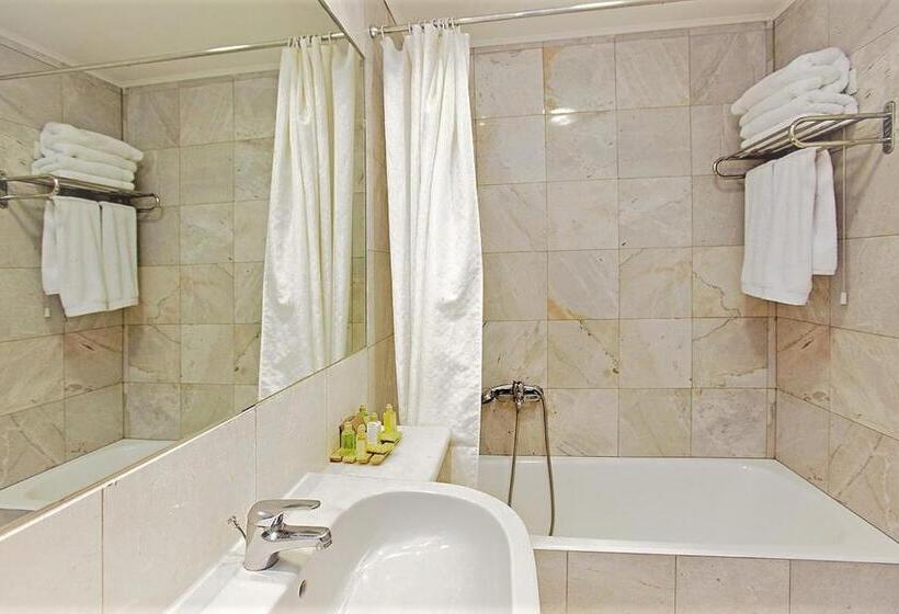 غرفة عائلية, Congo Palace