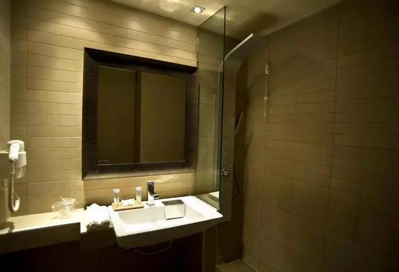 Chambre Executive, Congo Palace