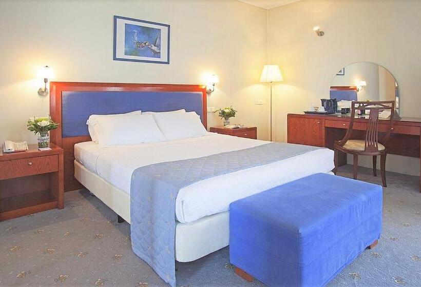 جناح مطلّ علي البحر, Congo Palace