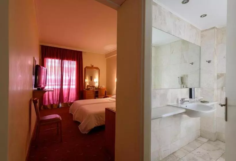 Chambre Economy, Congo Palace