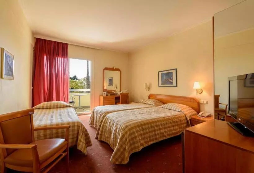 Chambre Triple Economy, Congo Palace