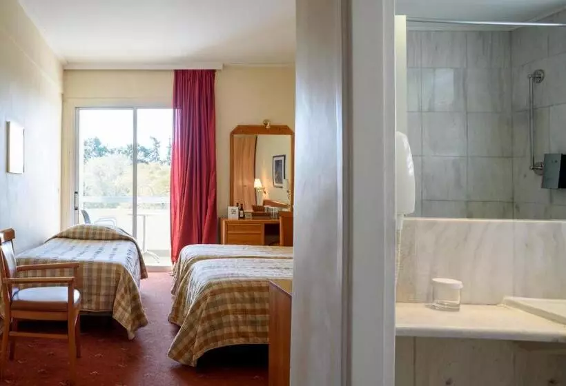 Chambre Triple Economy, Congo Palace