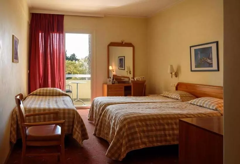 Chambre Triple Economy, Congo Palace
