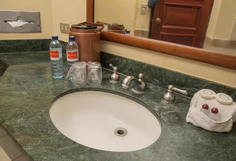 اتاق استاندارد, Conquistador Hotel & Conference Center