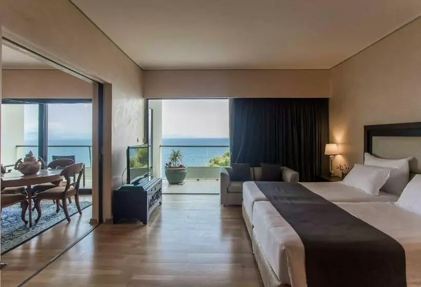 オーシャンビュースイート, Corfu Holiday Palace