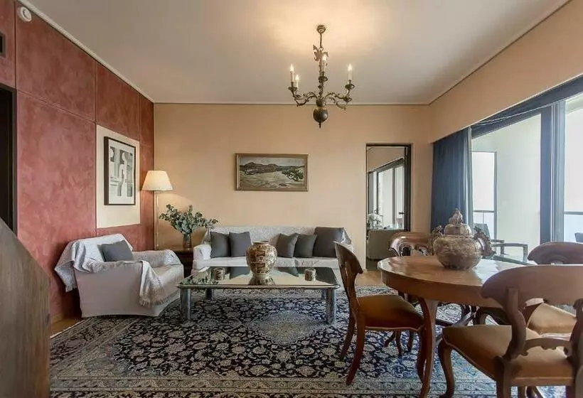 オーシャンビュースイート, Corfu Holiday Palace