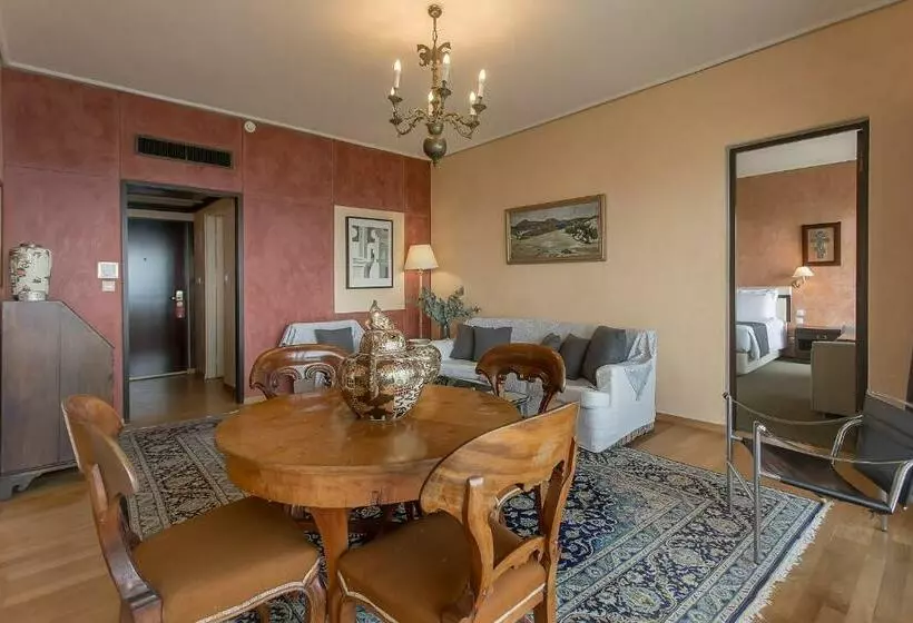 オーシャンビュースイート, Corfu Holiday Palace