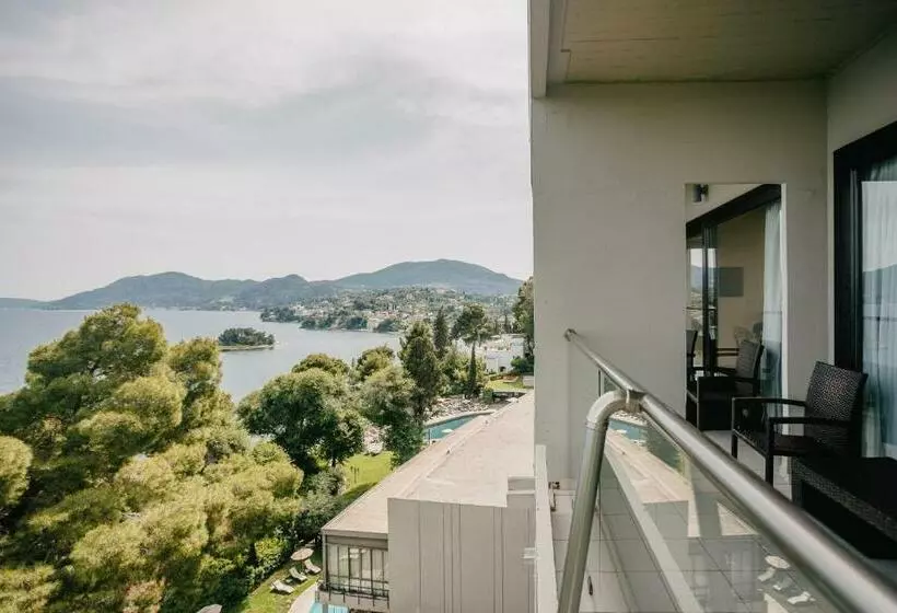 オーシャンビュースイート, Corfu Holiday Palace