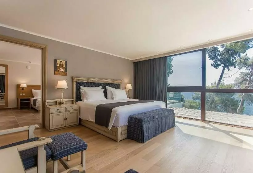 デラックスバンガロー, Corfu Holiday Palace