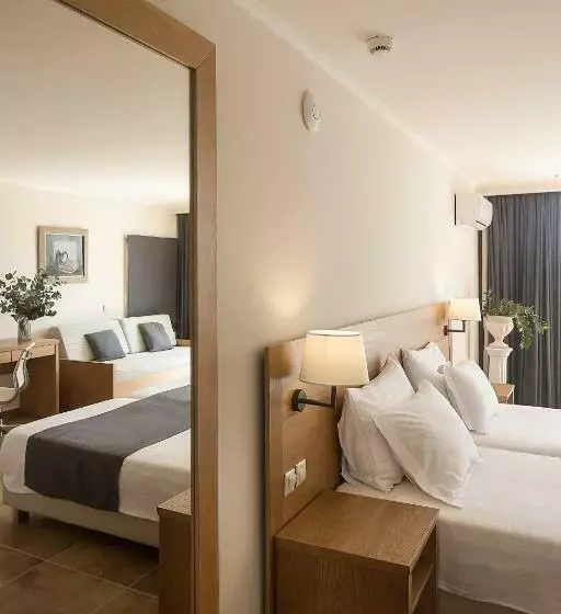 デラックスバンガロー, Corfu Holiday Palace