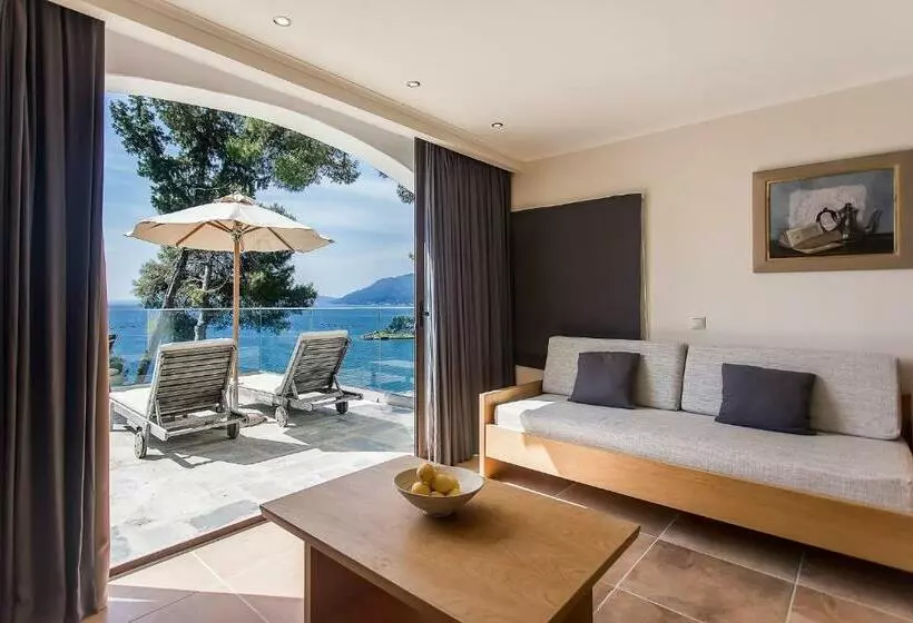 デラックスバンガロー, Corfu Holiday Palace