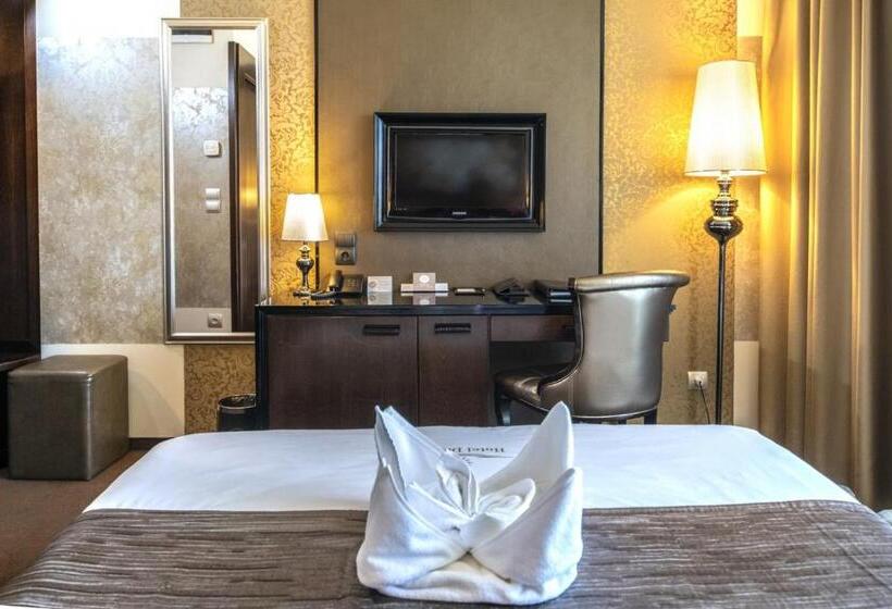 Classic room with balcony, Délibáb