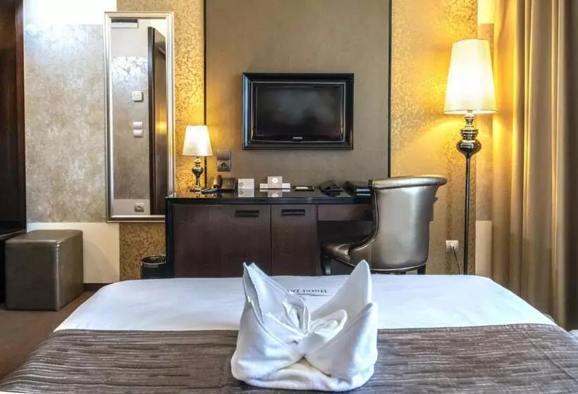 Classic room with balcony, Délibáb