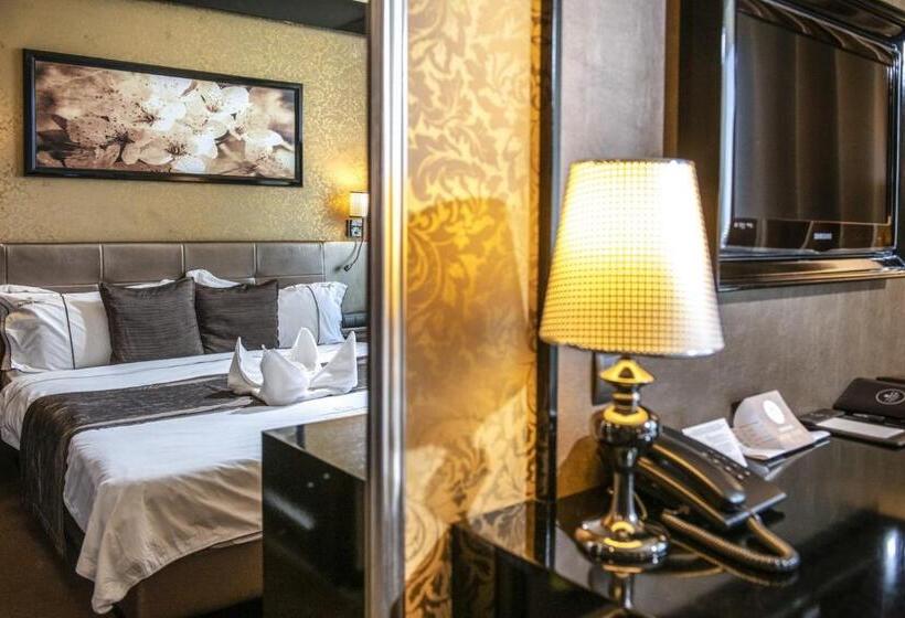 Classic room with balcony, Délibáb