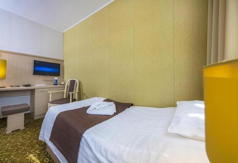 חדר אקונומי, Délibáb