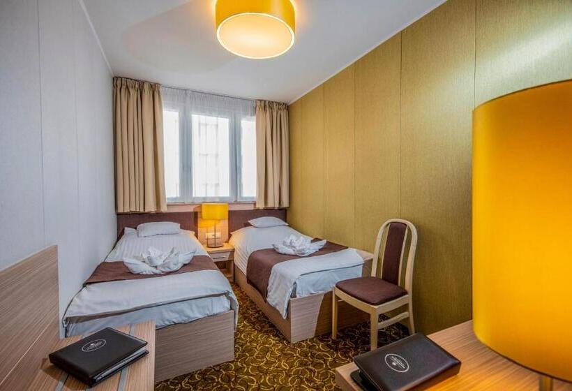 חדר אקונומי, Délibáb