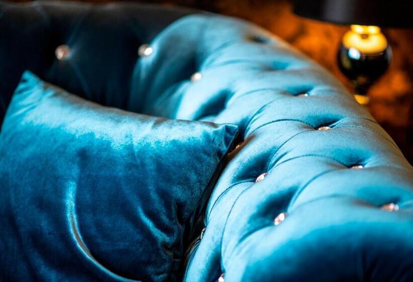 סוויטה קלאסית, Délibáb