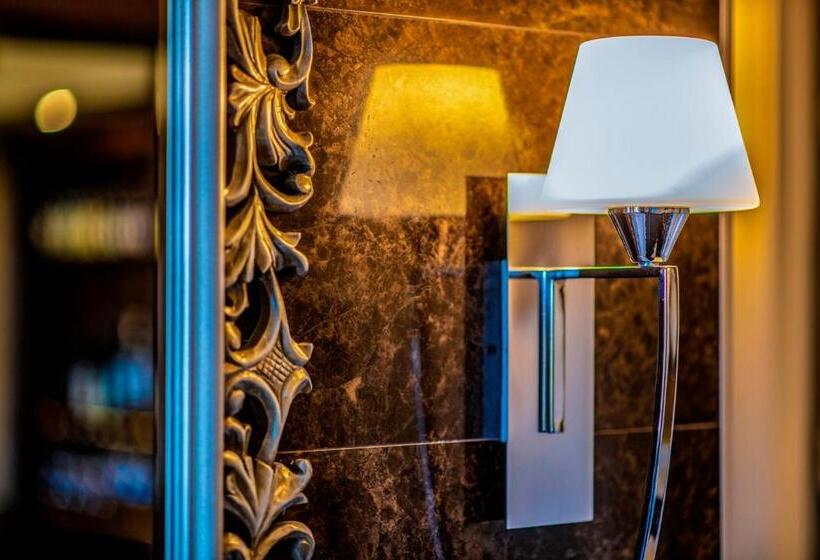 סוויטה קלאסית, Délibáb