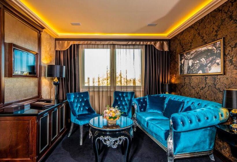 סוויטה קלאסית, Délibáb