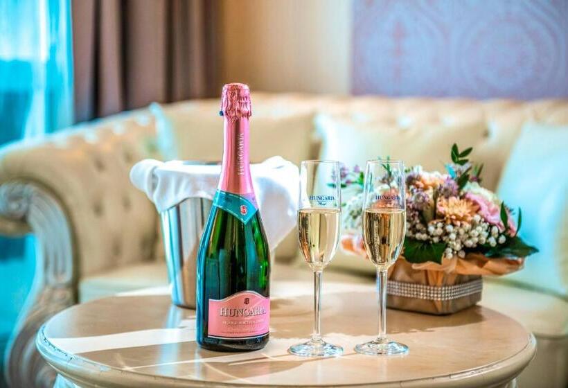 סוויטה, Délibáb