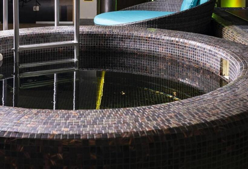 סוויטה, Délibáb