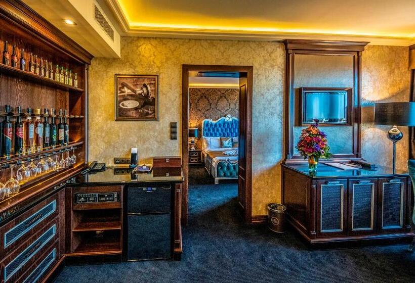 סוויטה קלאסית, Délibáb