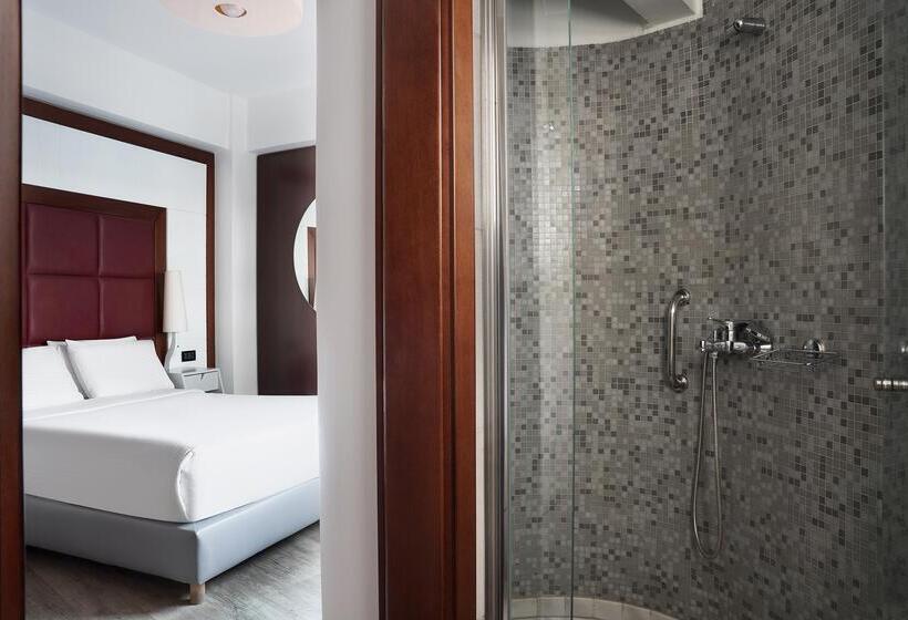 패밀리 룸, Lato Boutique