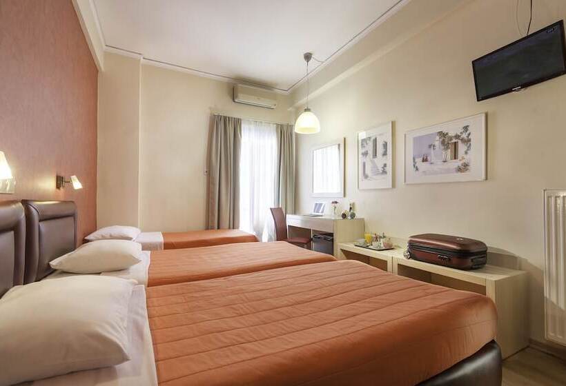 标准三人间, Lilia