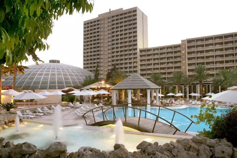 اتاق اجرایی با چشم‌انداز باغ, Rodos Palace