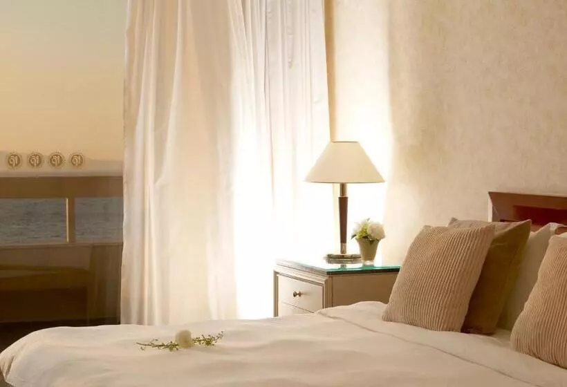 اتاق استاندارد با چشم‌انداز دریا, Rodos Palace